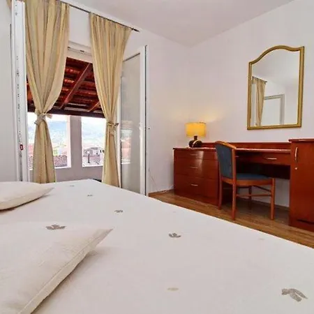 Lucija - Two Bedroom With Terrace And Garden View * Vela Luka