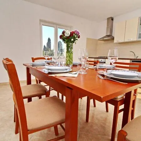 With Terrace And Garden Apartment *