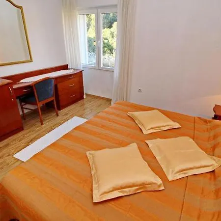 Apartment Lucija - Two Bedroom With Terrace And Garden View