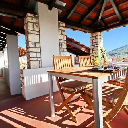 Apartment Lucija - Two Bedroom With Terrace And Garden View Vela Luka
