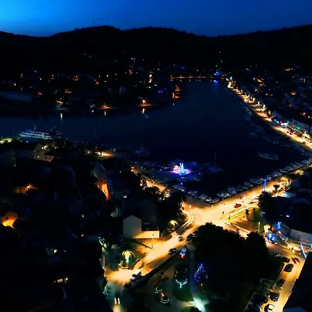 Lucija - Two Bedroom With Terrace And Garden View Vela Luka