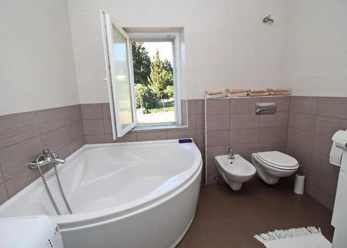 With Terrace And Garden Apartman