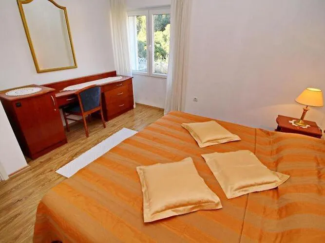 Apartman With Terrace And Garden